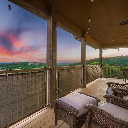 Hilltop Overlook In The Hollows